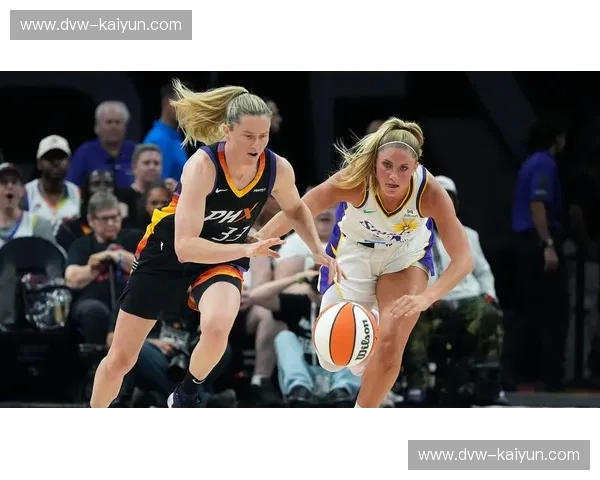 星火燎原vs神翼惊鸿：当洛杉矶“火花”撞上达拉斯“飞马”，谁才是篮坛巅峰的绝对主宰？